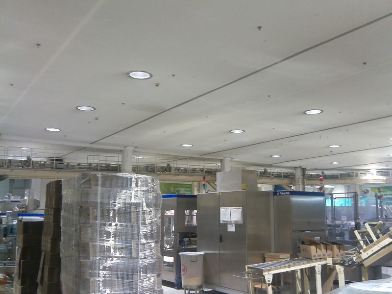 งานเปลี่ยนโคมไฟและหลอดทั้งโรงงานให้กับลูกค้าคนสำคัญ