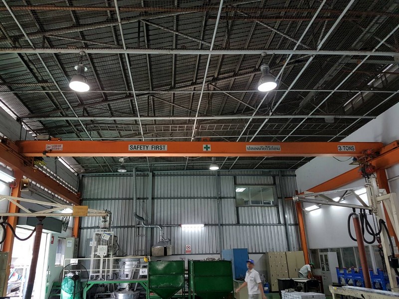 งานเปลี่ยนโคมไฟแอลอีดีไฮเบย์ 120 วัตต์ และหลอดไฟแอลอีดี T8 18วัตต์ ทั้งโรงงาน
